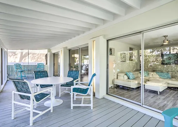 Tropical Waterfront Home: Location! * Clearwater Beach