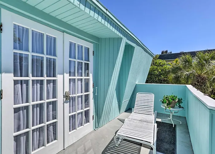 Tropical Waterfront Home: Location! Clearwater Beach