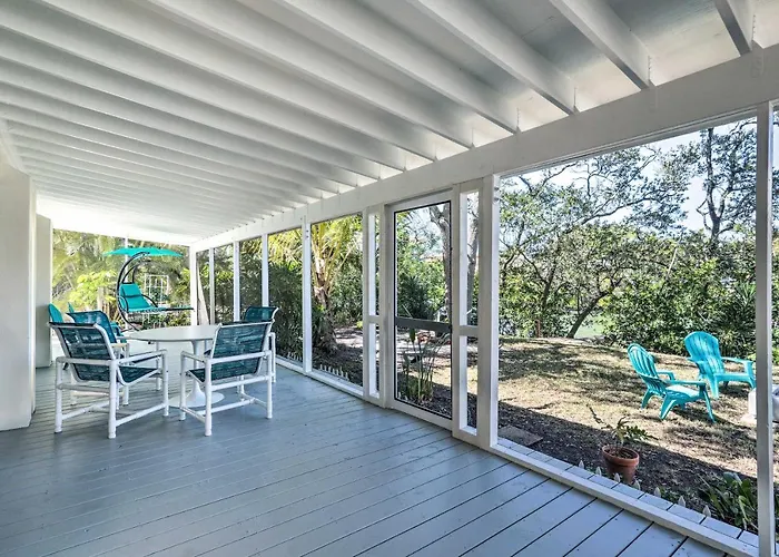 Tropical Waterfront Home: Location! * Clearwater Beach