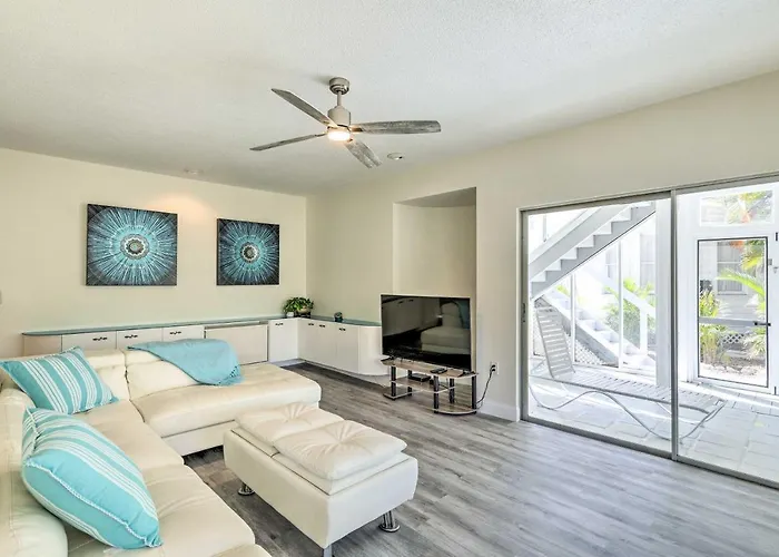 Tropical Waterfront Home: Location! Clearwater Beach