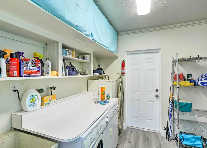 Tropical Waterfront Home: Location! * Clearwater Beach