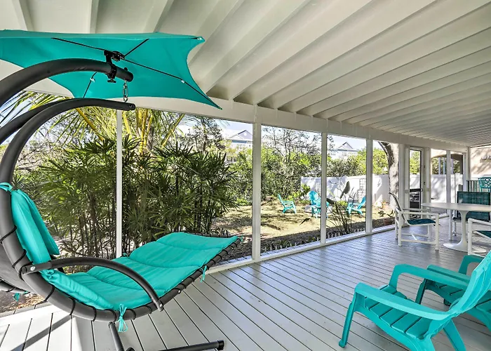 Tropical Waterfront Home: Location! *